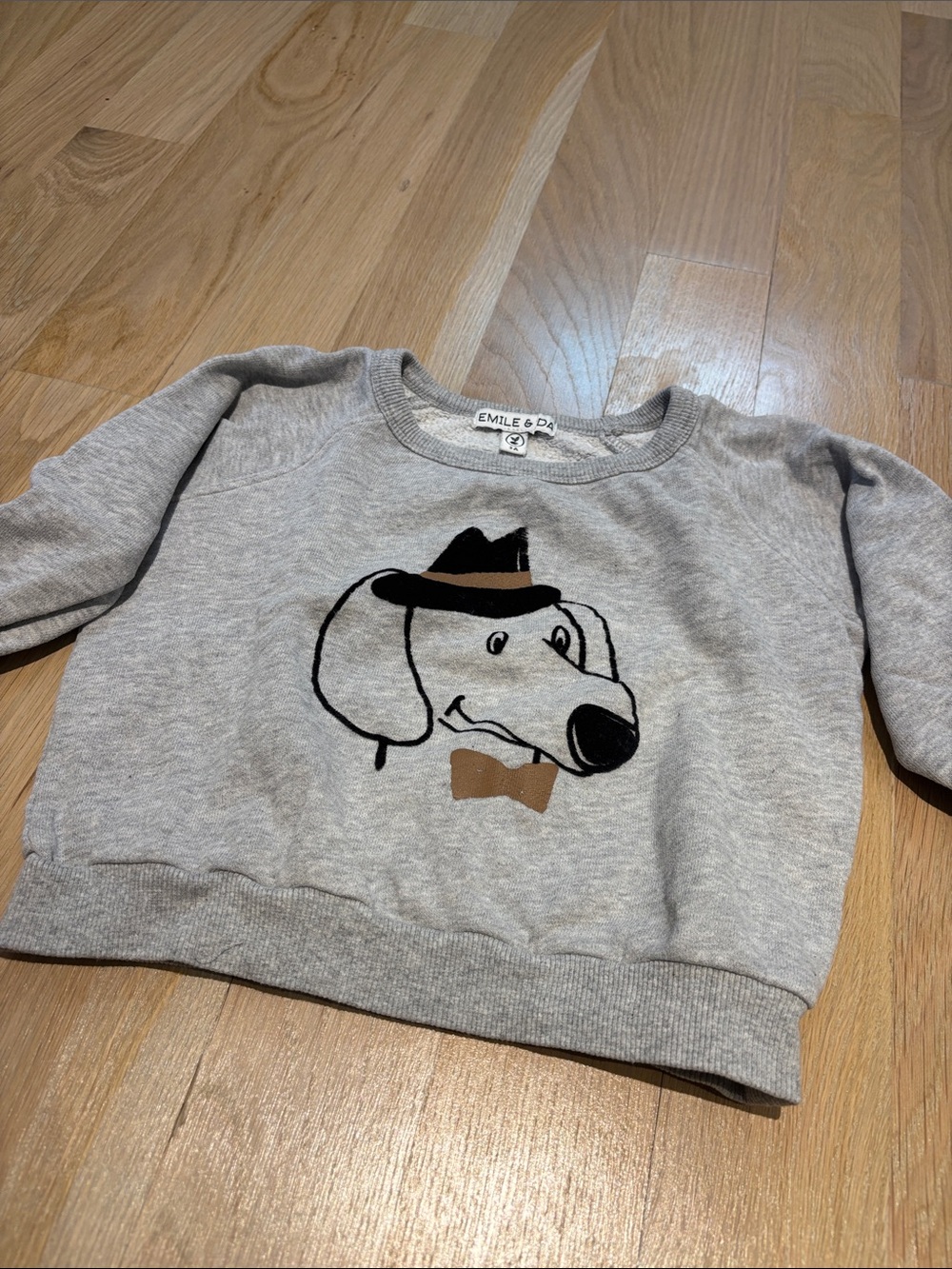 Emile et Ida Grey Sweatshirt with Brown Hat Dog Graphic